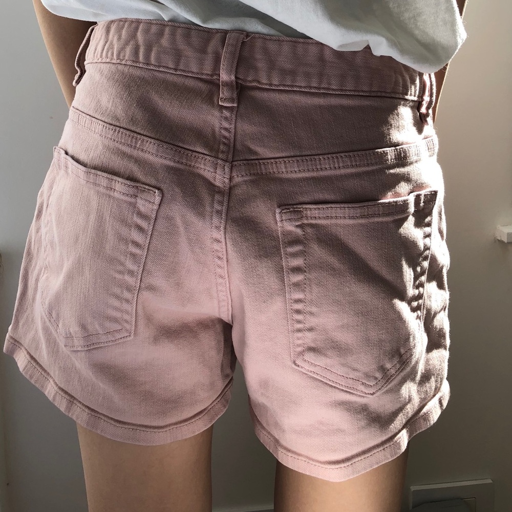 UNIQLO ROSY PINK SHORTS - Picture 2 of 4